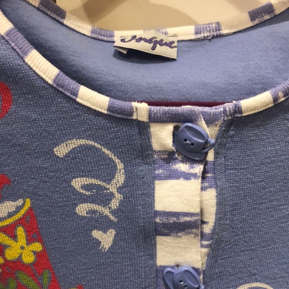 Coffe theme top/jacket. Can be worn  open Decorated w coffee cups. - Picture 7 of 7